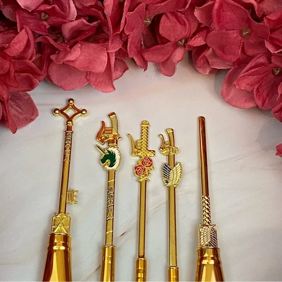 Attack on Titan Gold 5 Piece Makeup Brush Set with Bag - Picture 9 of 16
